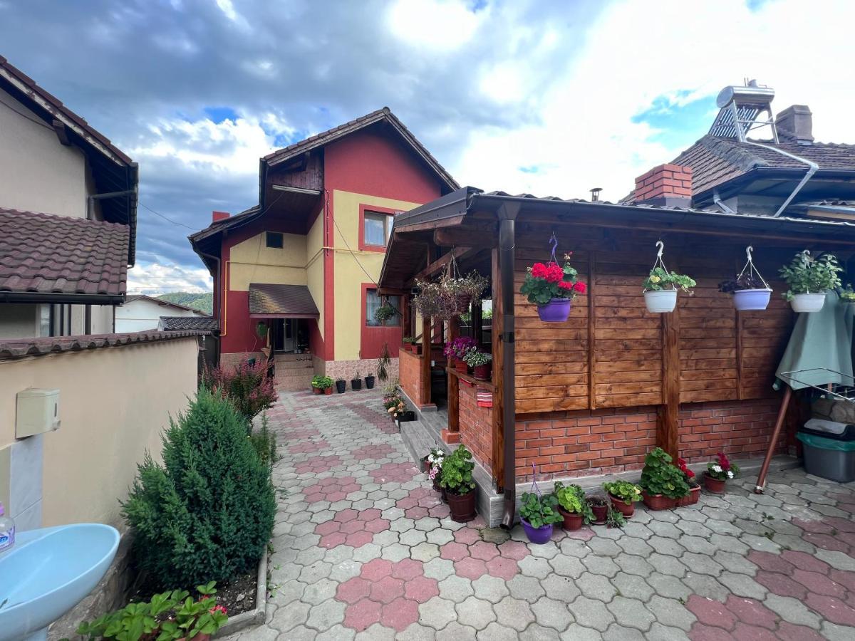 Casa Flori Hotell Călimăneşti Exteriör bild