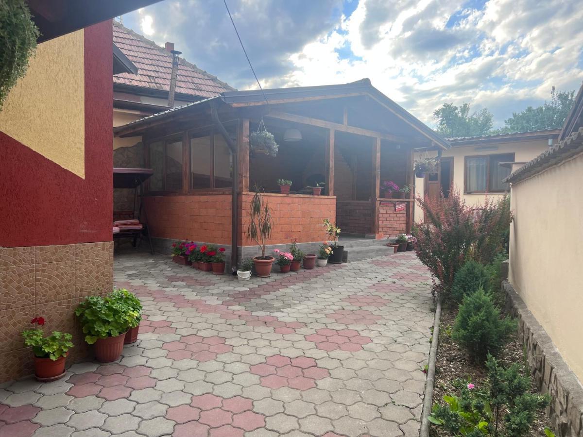 Casa Flori Hotell Călimăneşti Exteriör bild