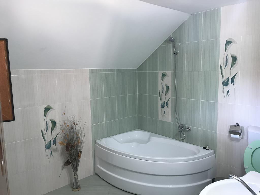 Casa Flori Hotell Călimăneşti Exteriör bild